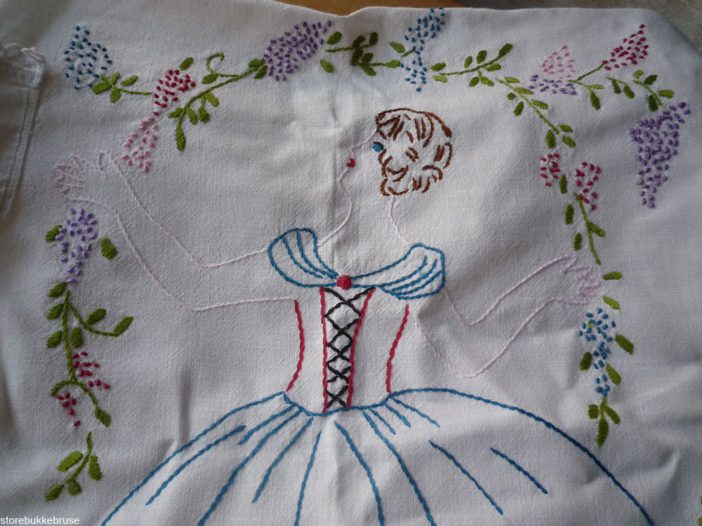 embroidered apron