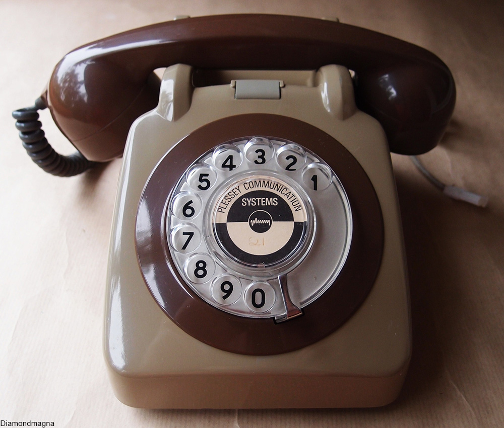 2-tone vintage telephone