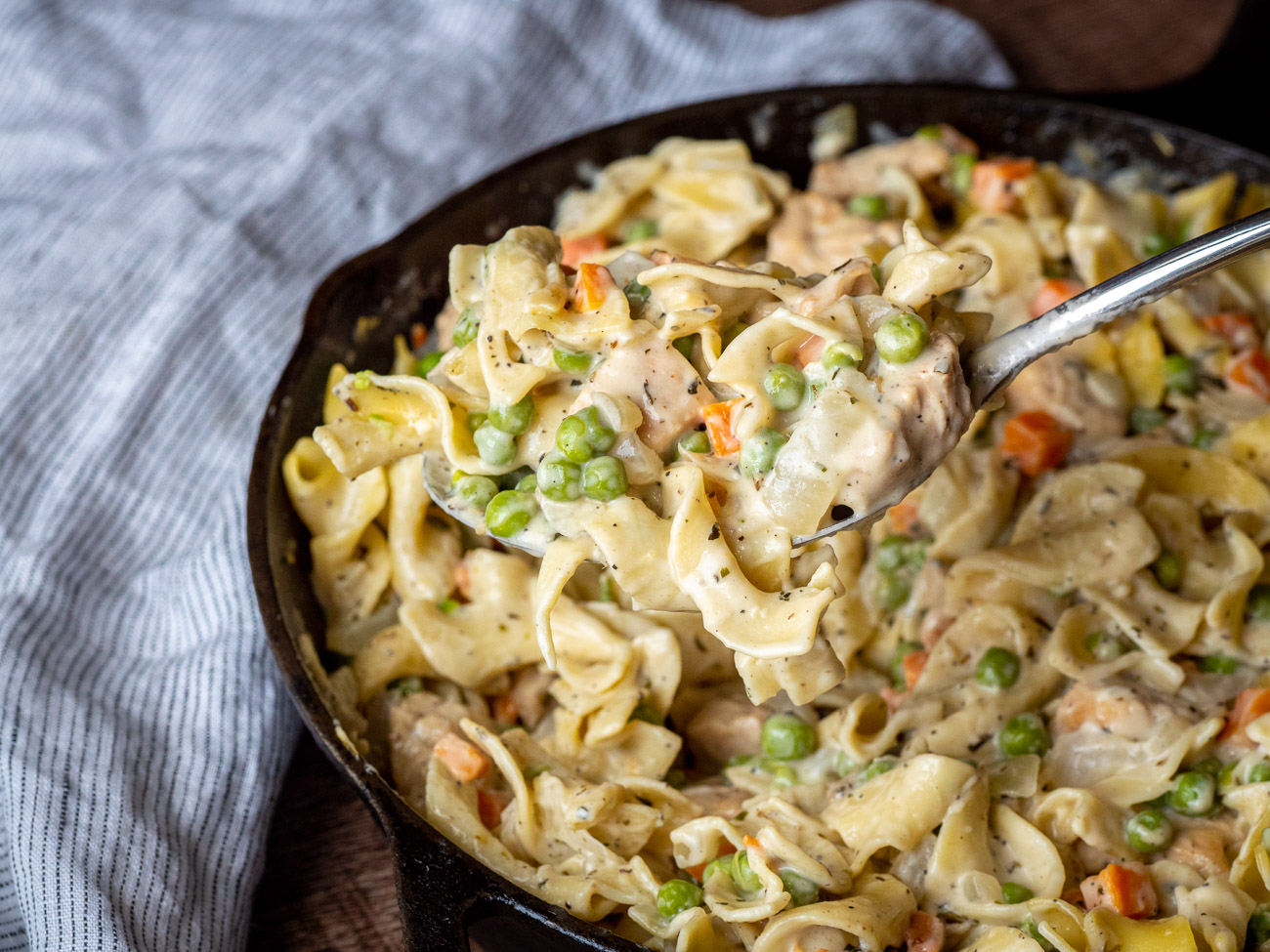 chicken pot pie noodle skillet