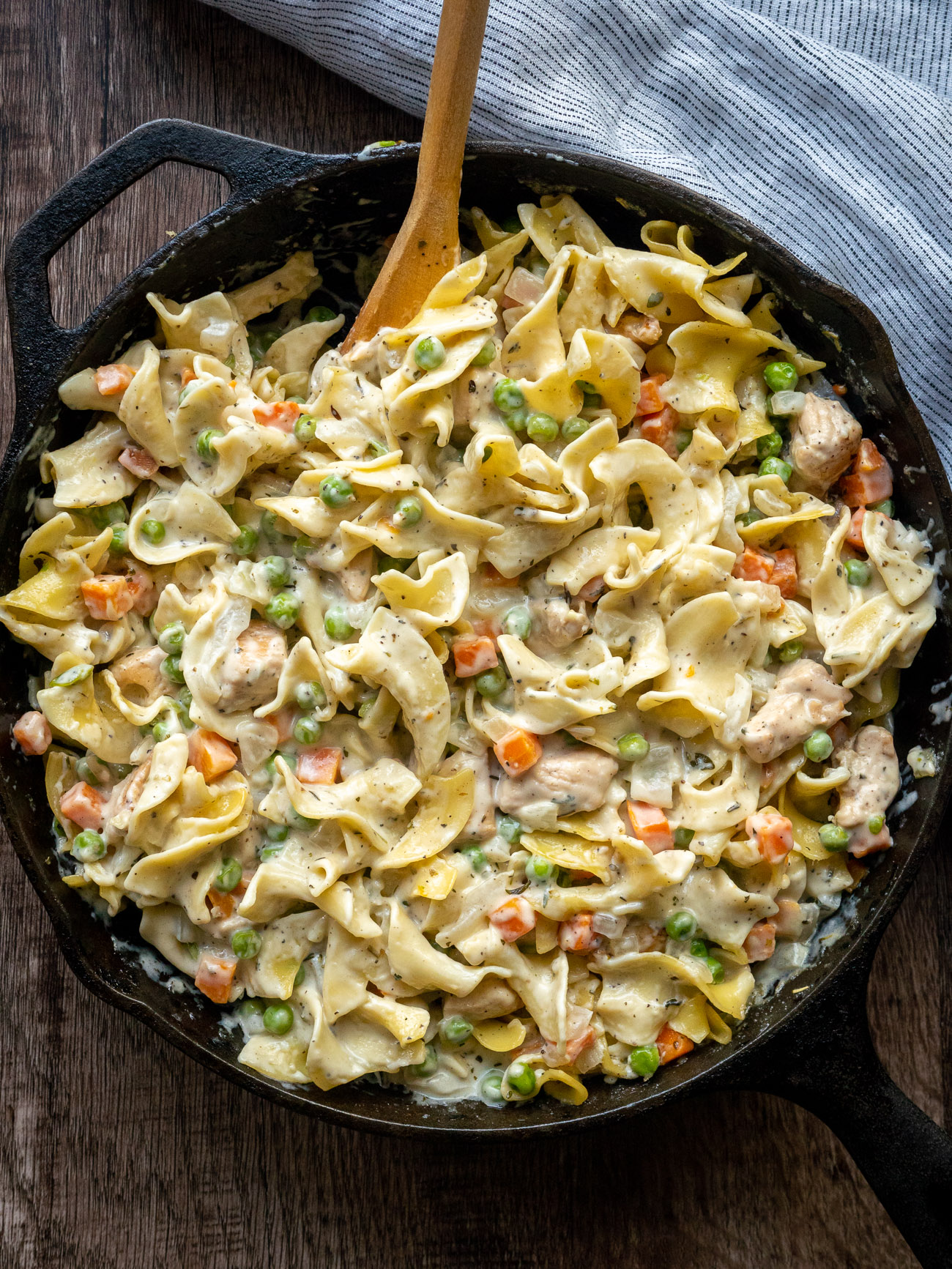chicken pot pie noodle skillet