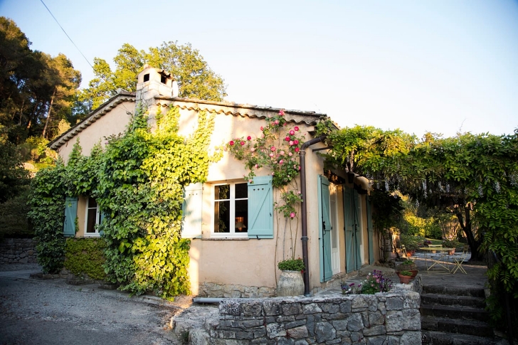 la pitchoune in partial sun