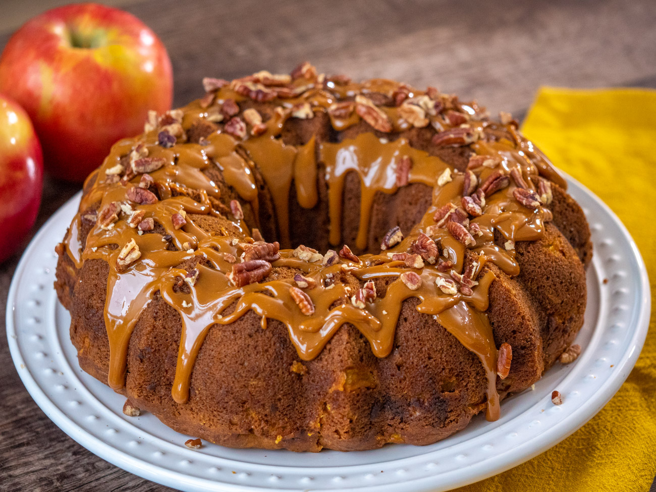 Pumpkin apple bundt cake