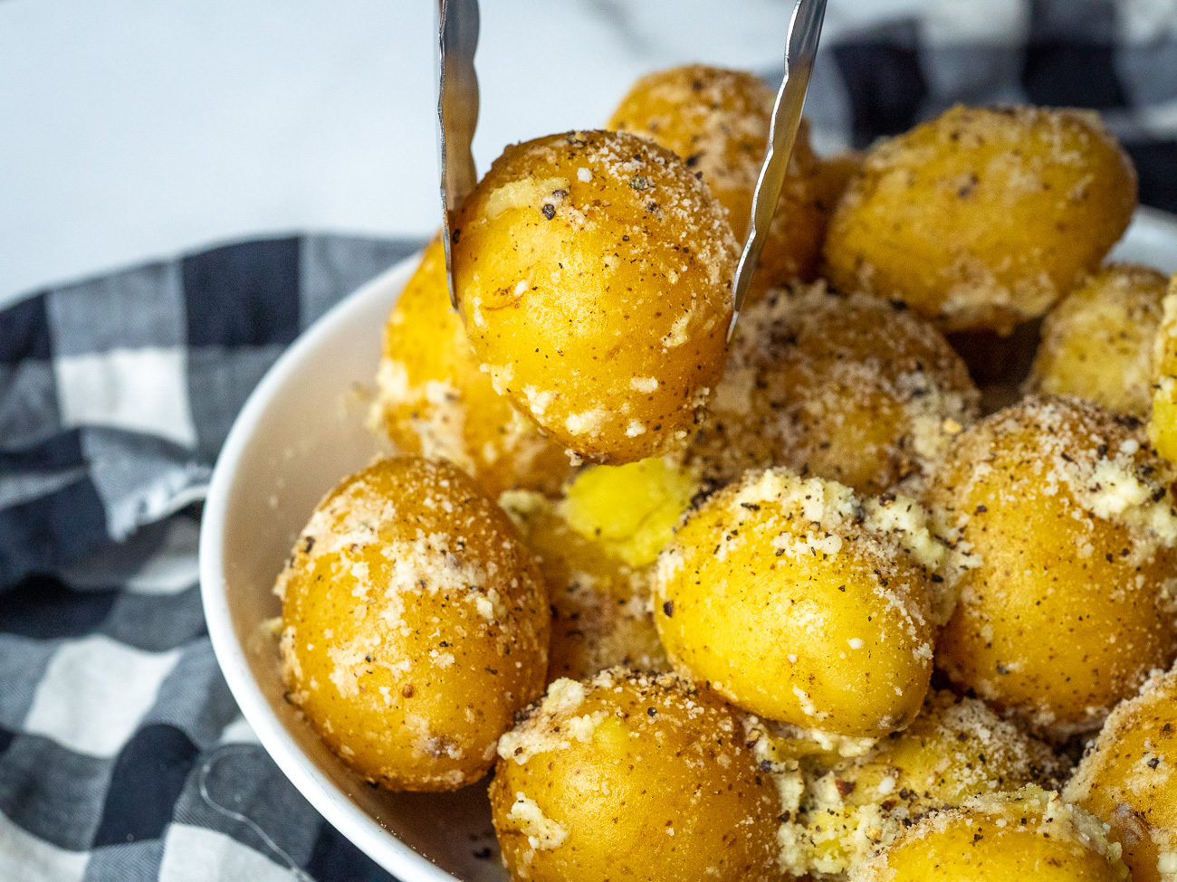 Cacio-e-Pepe-Baby-Potatoes
