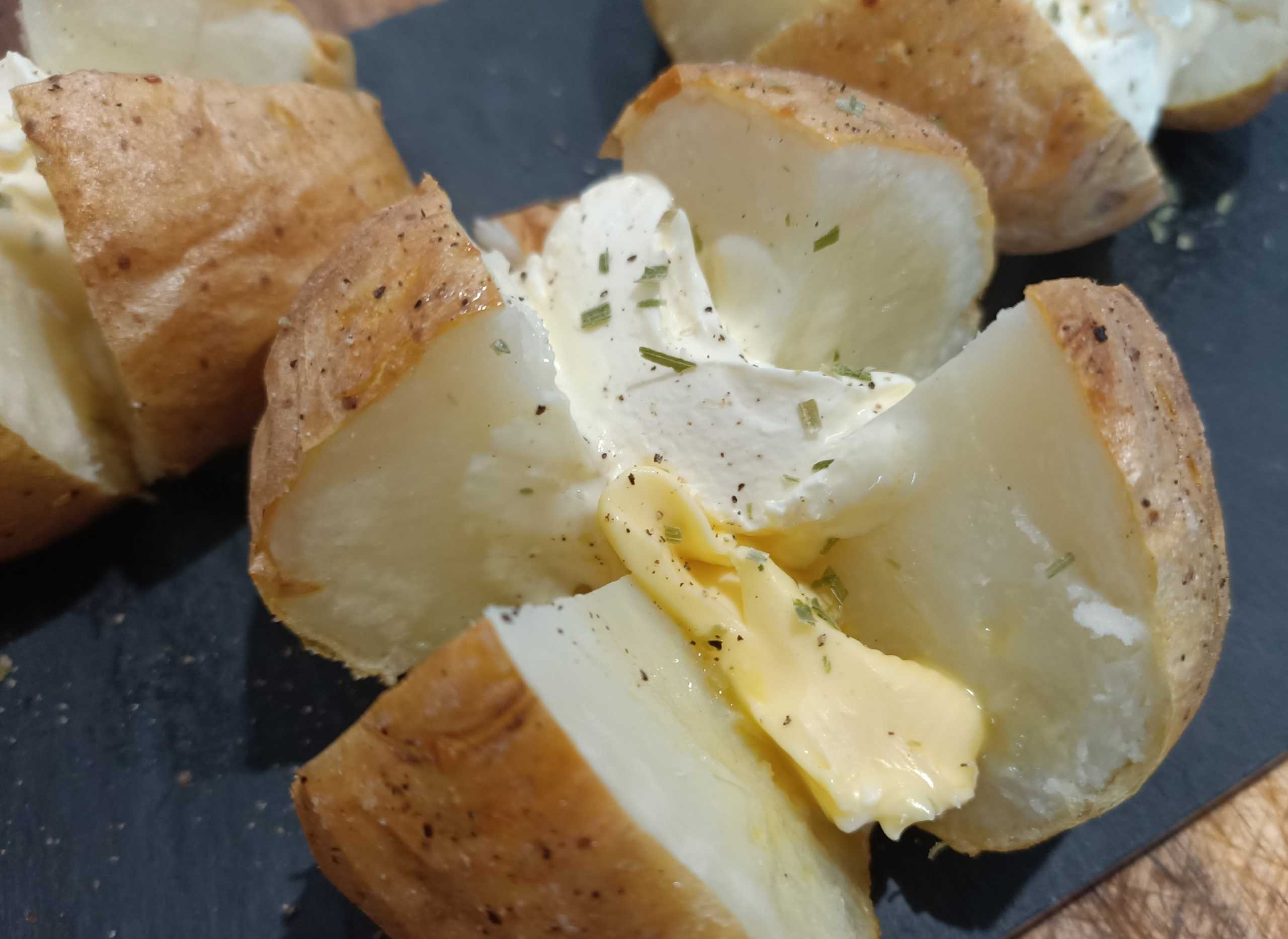 Air Fryer Baked Potato Horizontal 1