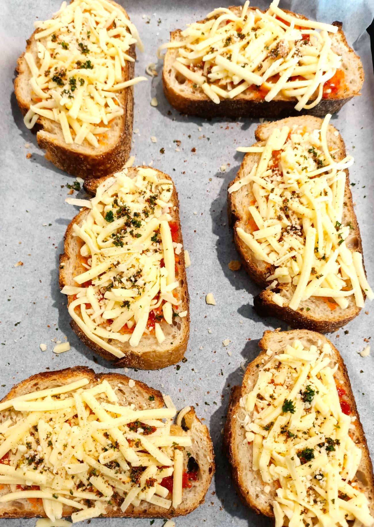 Sheet Pan Chili Cheese Bread Vertical 2