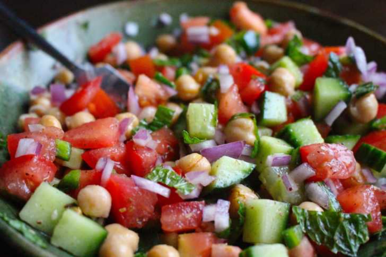 Middle Eastern chickpea salad