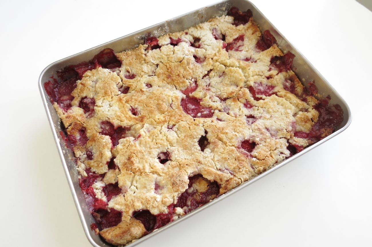 Strawberry Cobbler Dump Cake