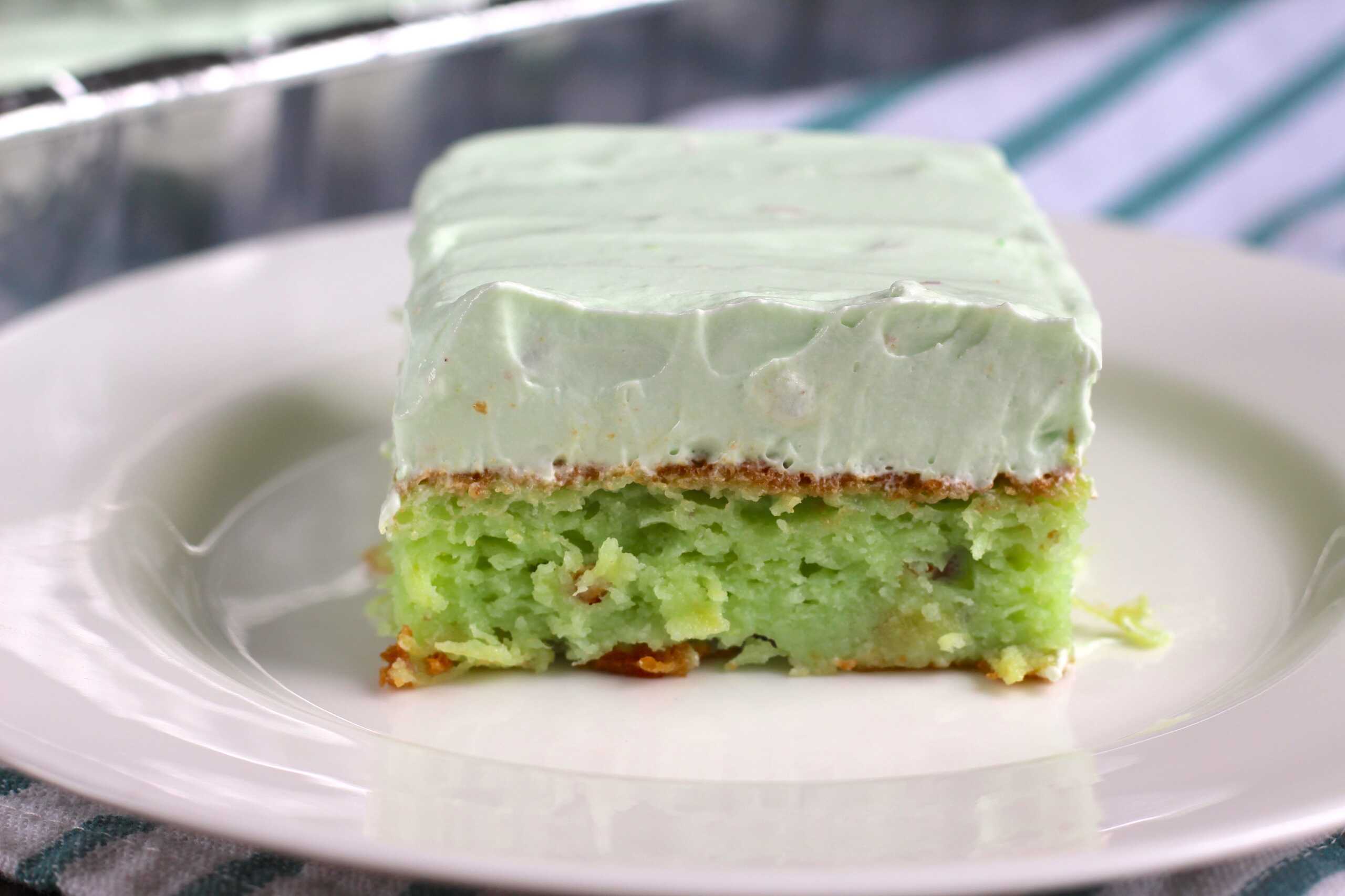 Pistachip Pineapple Cake 6-min