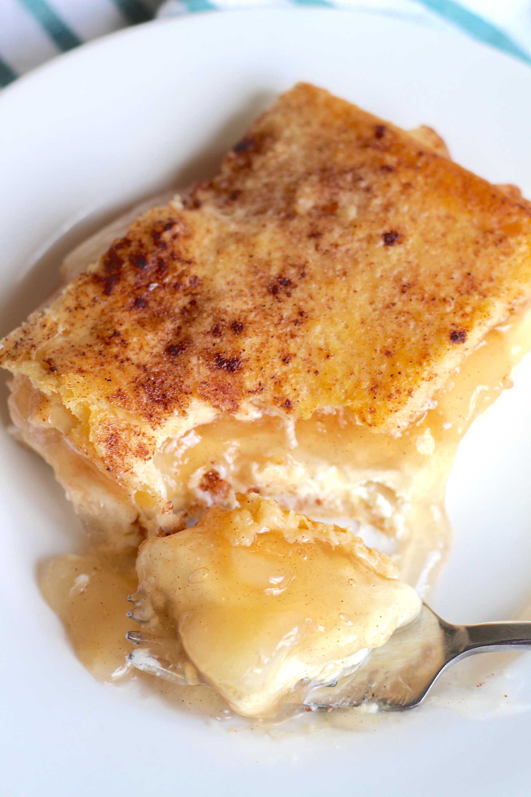 Apple Cheesecake Danish Bars 10-min
