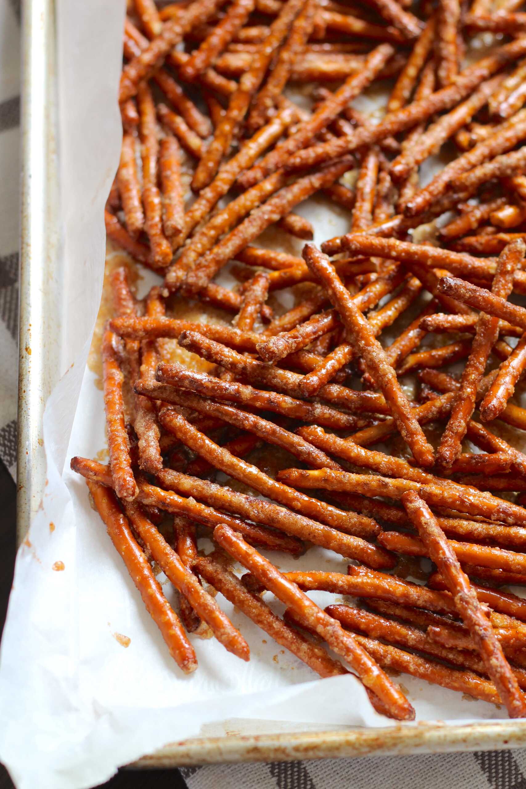 Cinnamon sugar pretzel sticks 2-min