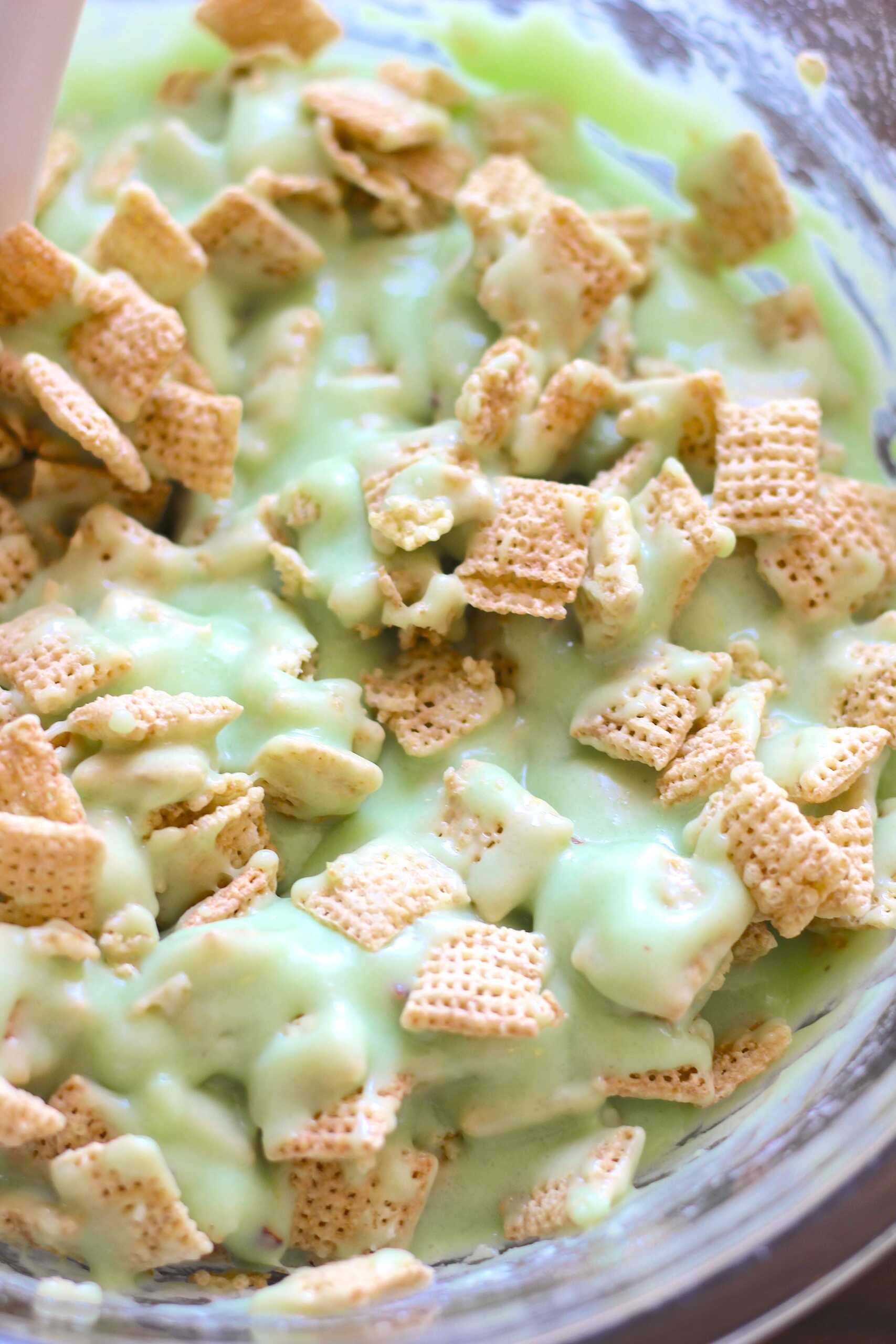 Pistachio Puppy Chow 3-min