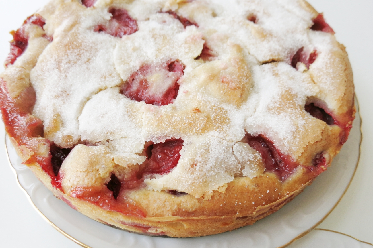 French Strawberry Cake