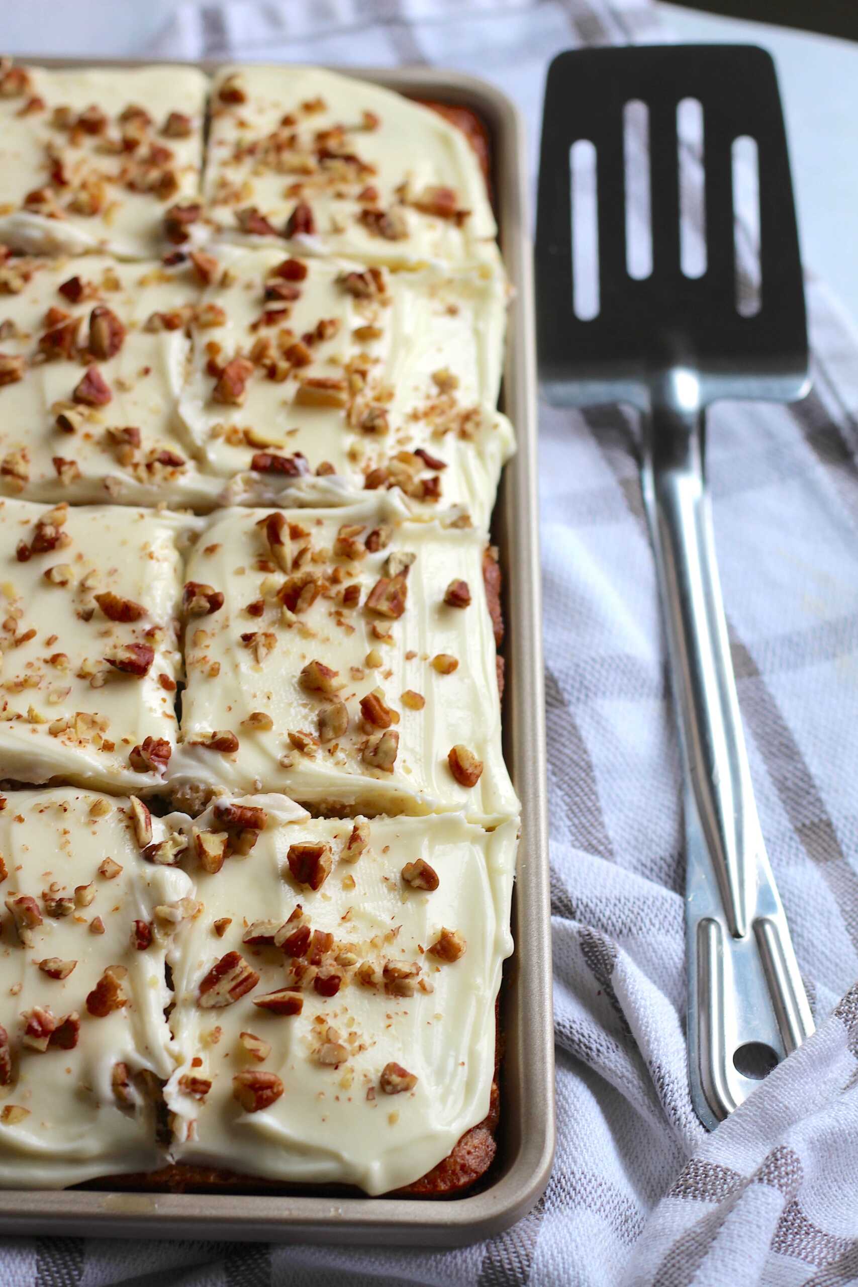 Hummingbird sheet cake 9-min