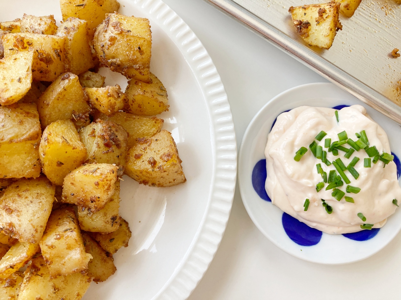 Baked Patatas Bravas with Sauce
