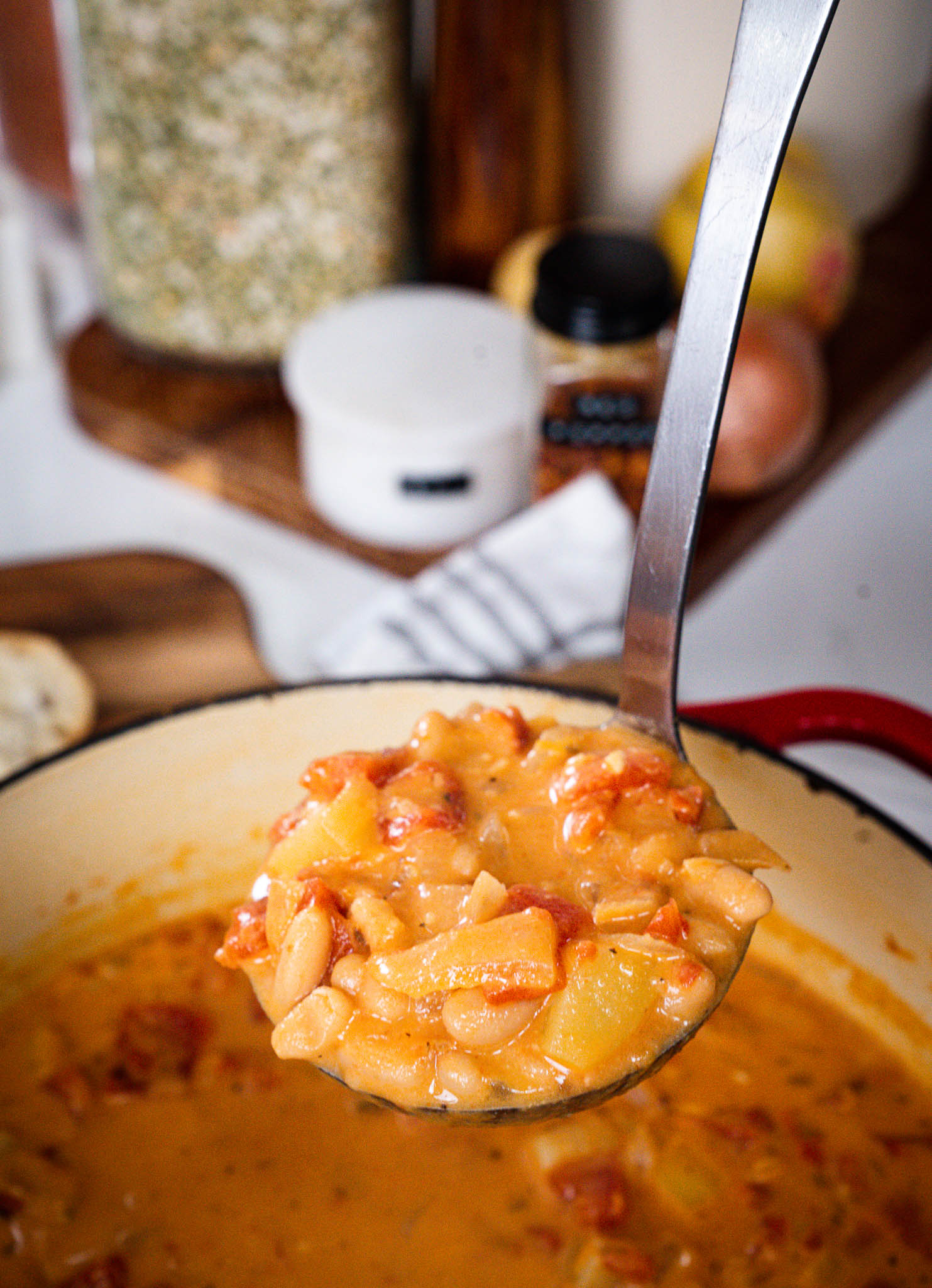 Fire-Roasted Tomatoes & White Bean Soup Vert-18