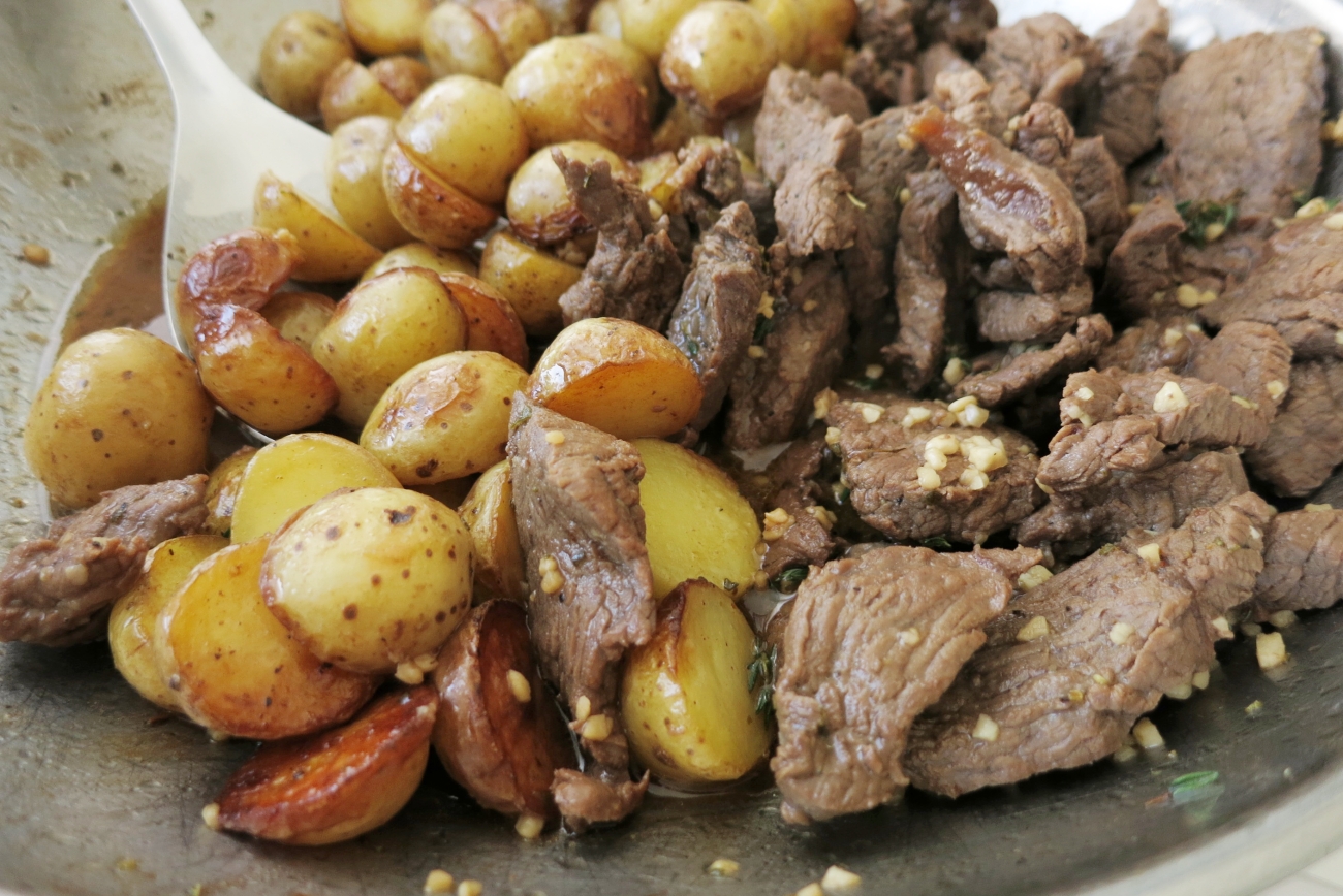 One-pan Garlic Butter Steak and Potatoes