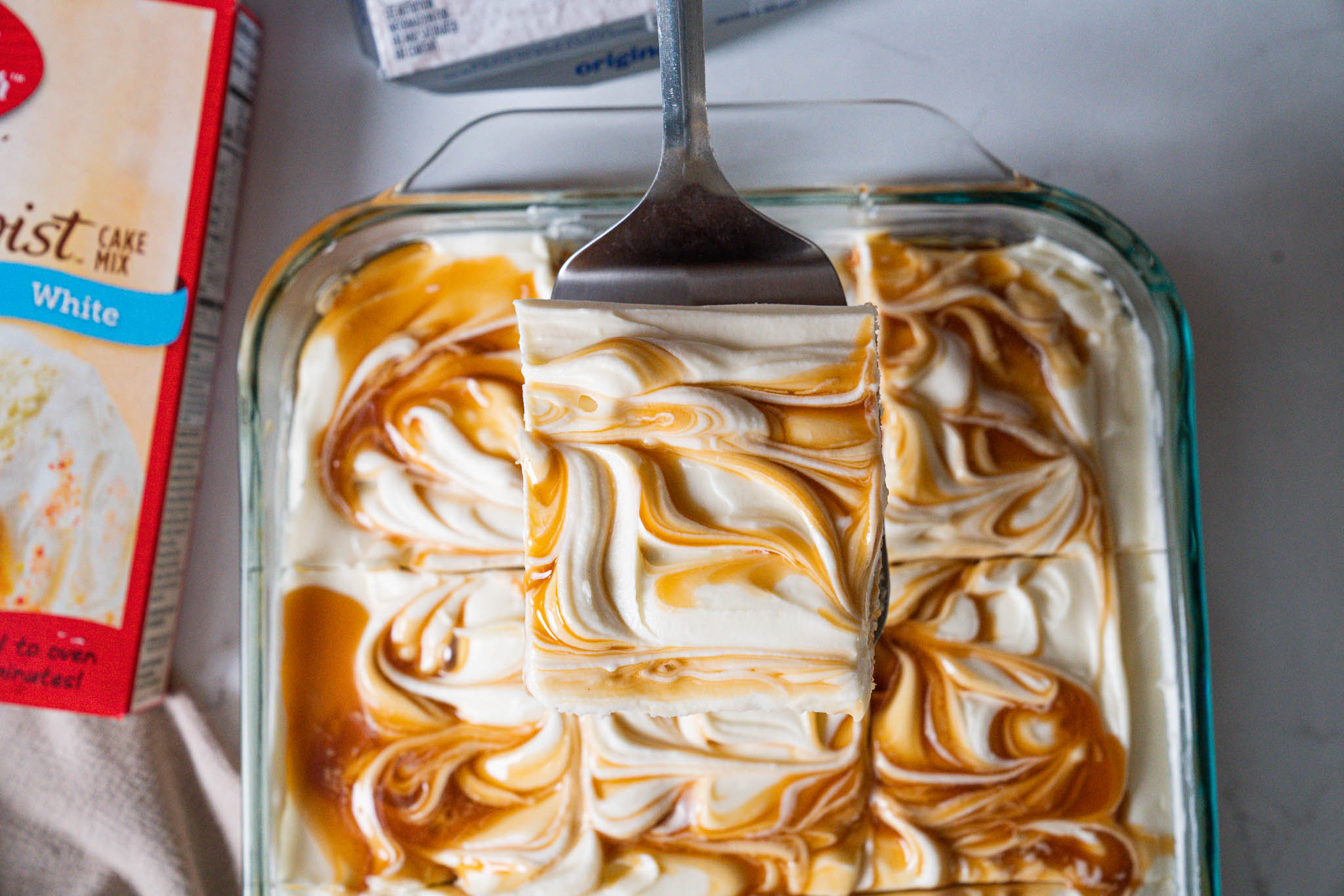 Caramel Poke Cake Hori-14