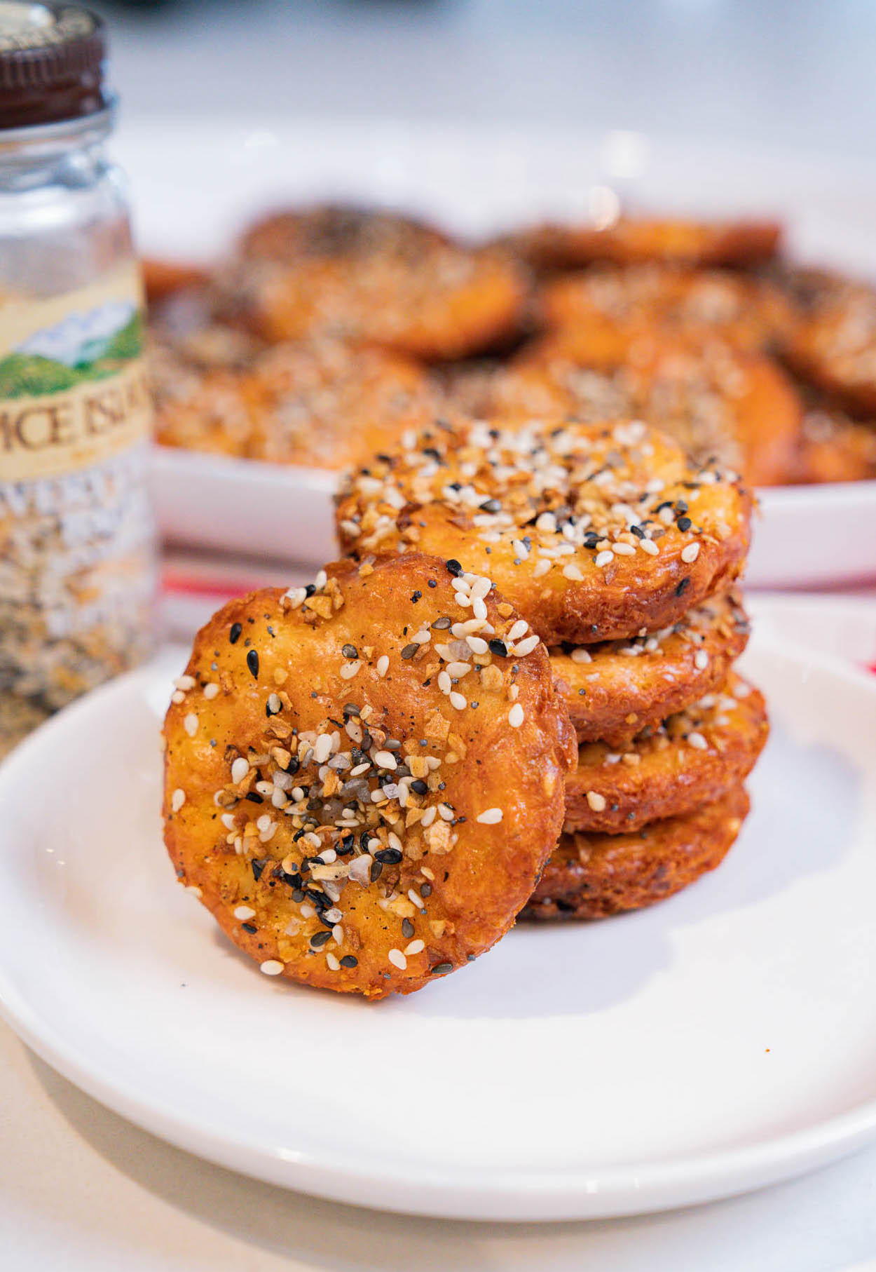 Everything Bagel Crisps Vert-10