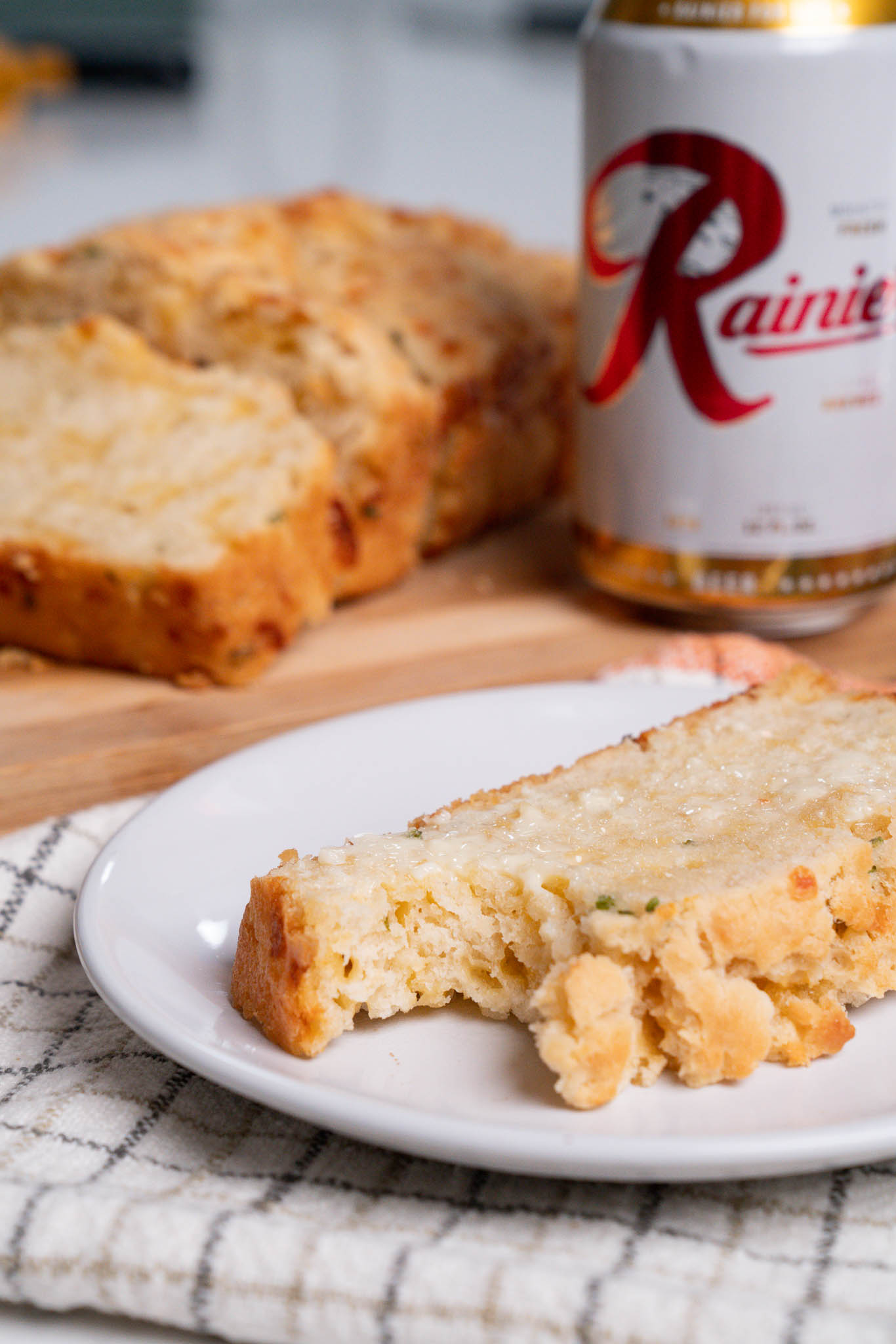 Beer Cheese Bread Vert-02
