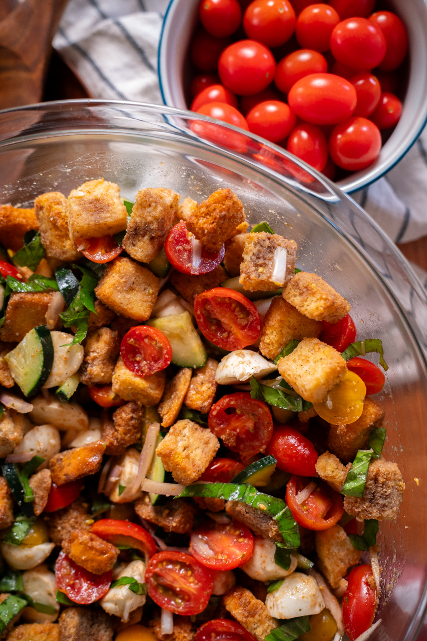 Crouton Salad Vertical 3