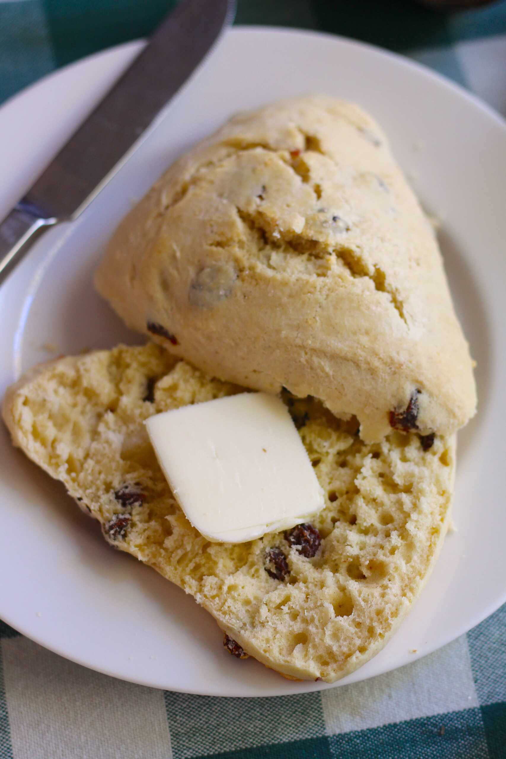 Raisin Scones 8-min