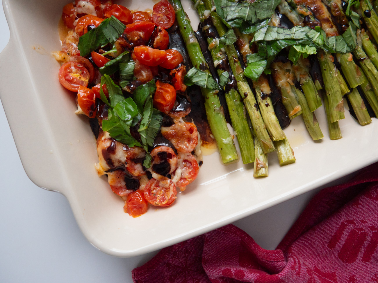 Baked Asparagus Caprese