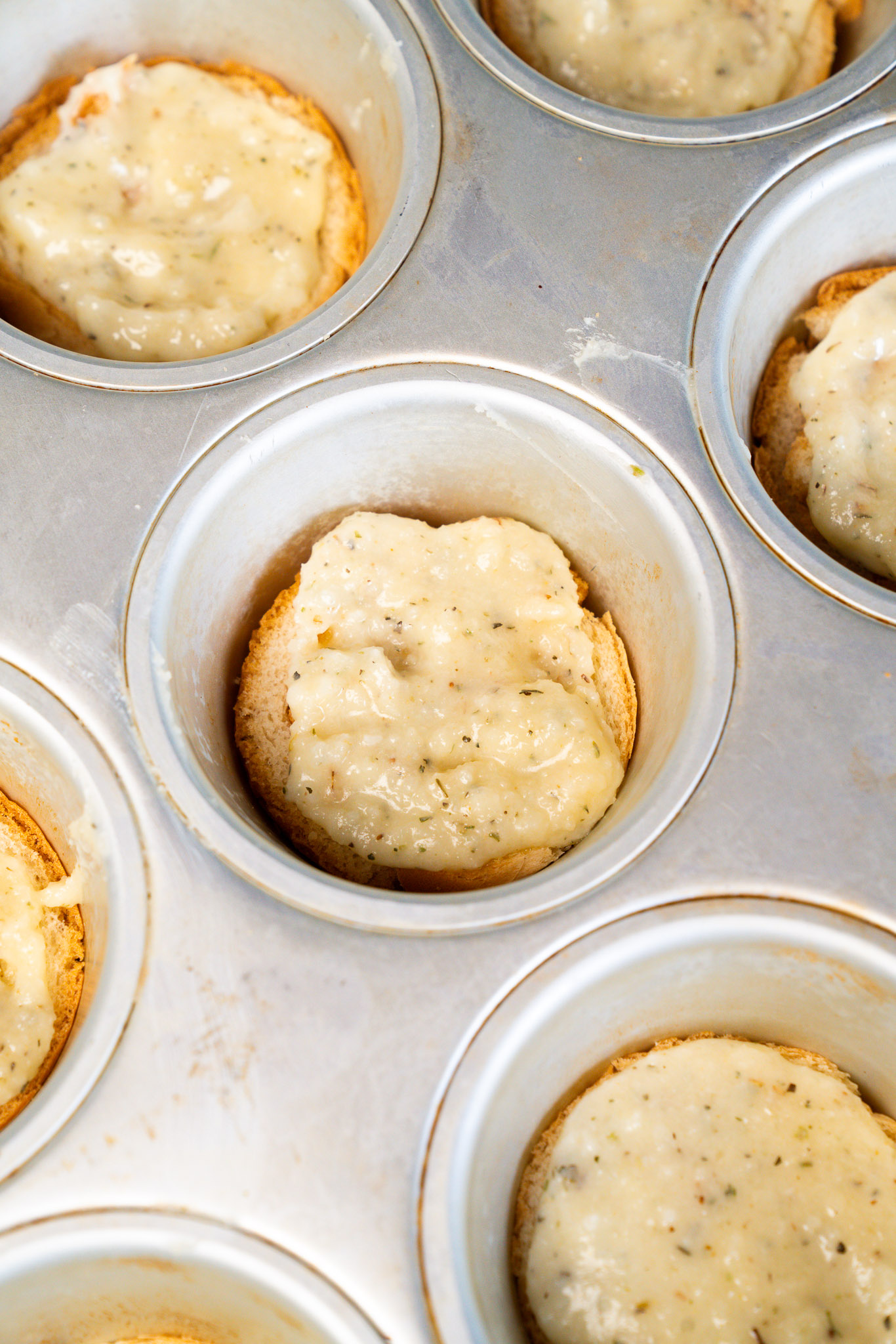 Bread Crust Garlic Rolls Vert-16