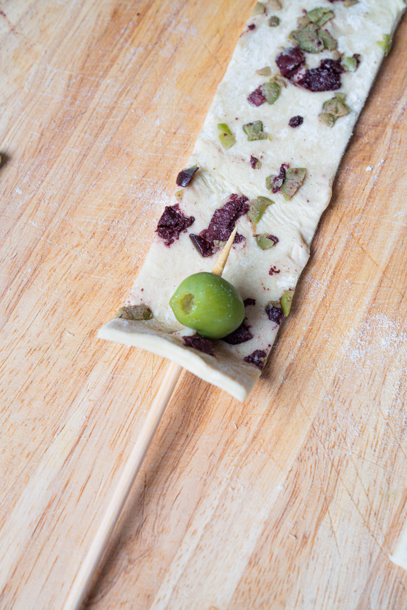 Olive Bread Skewers Vert-21