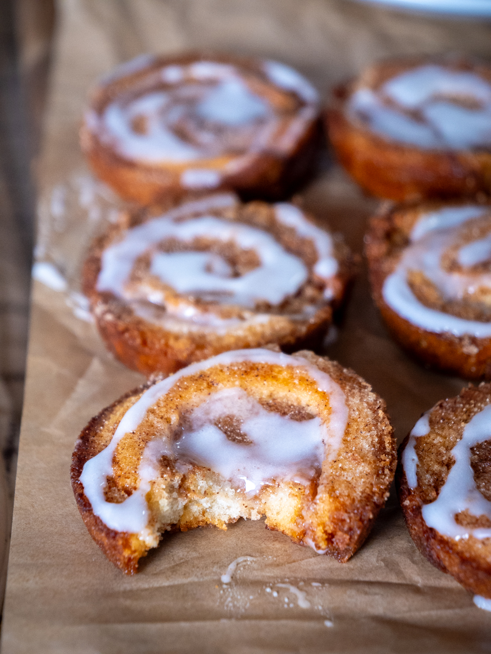 Bread Crust Cinnamon Rolls Vertical 16