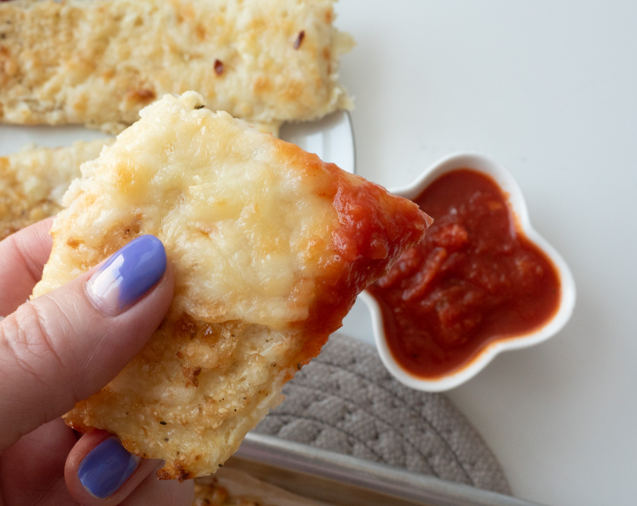 Cheesy Cauliflower Garlic Bread