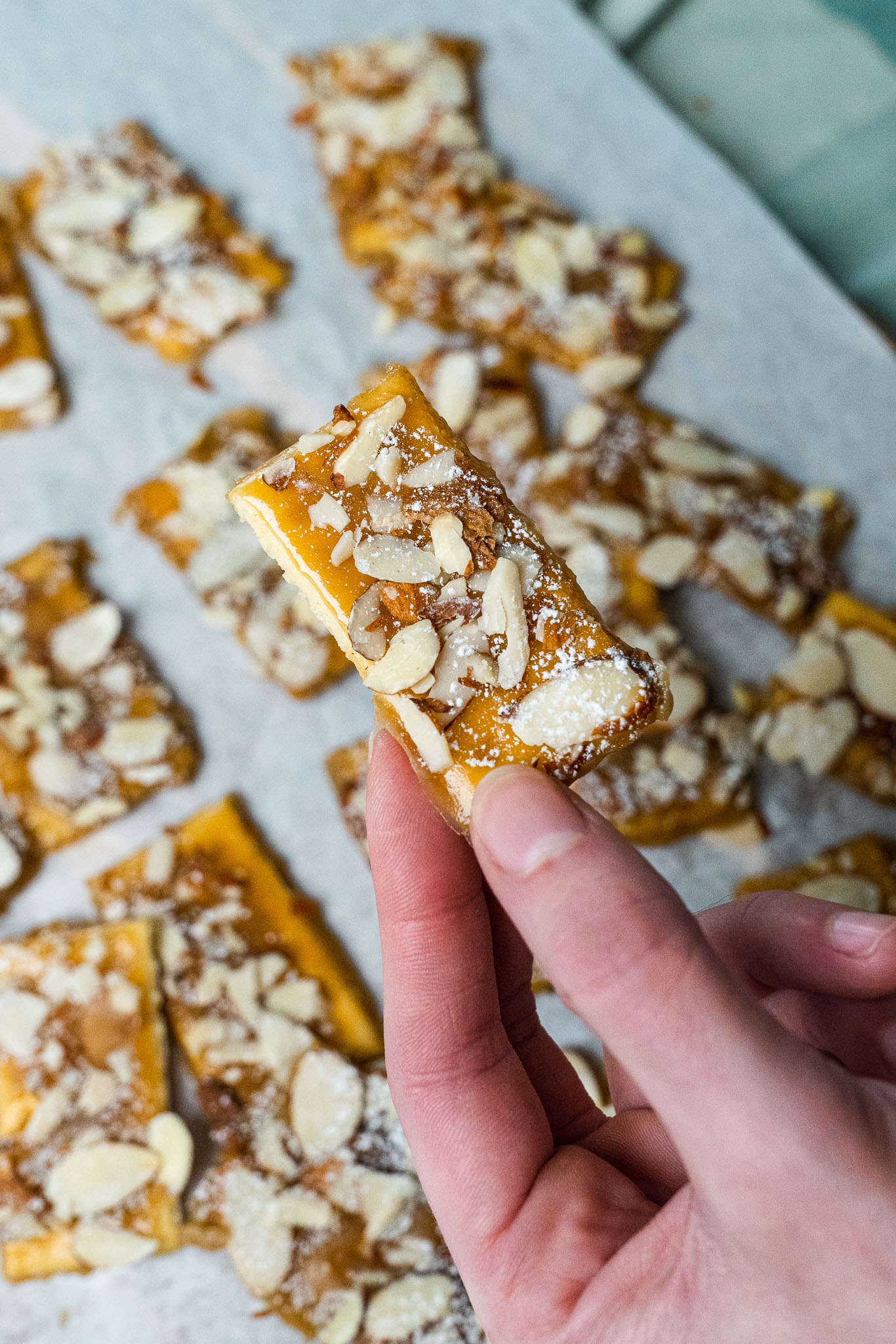 Almond Cracker Candy Vert -01