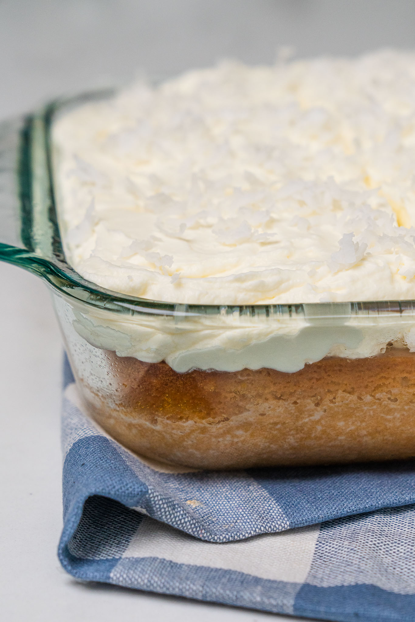 Coconut Cloud Cake Vert-14