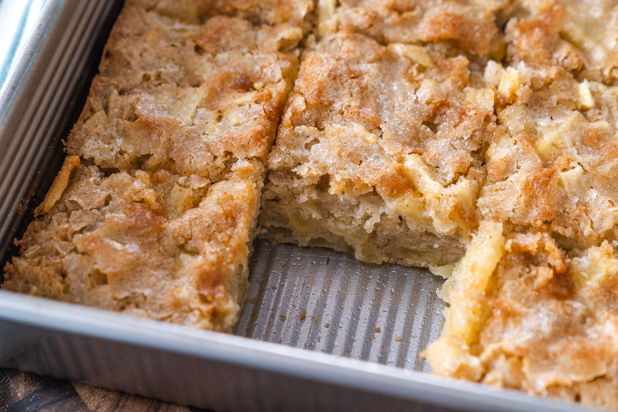 Parisian Apple Cake Hori-02
